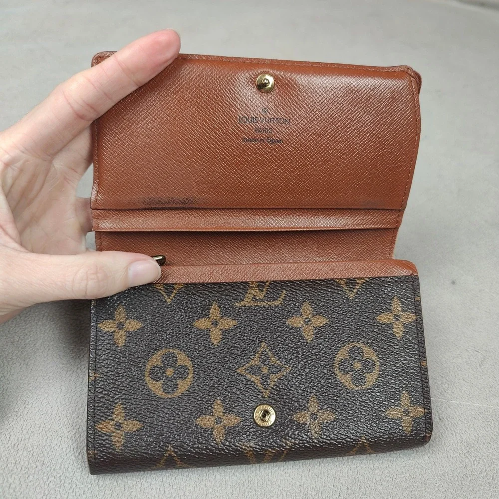 Louis Vuitton Monogram Tresor Wallet Brown Womens Bifold‎ Luxury Pre-owned FLAWS